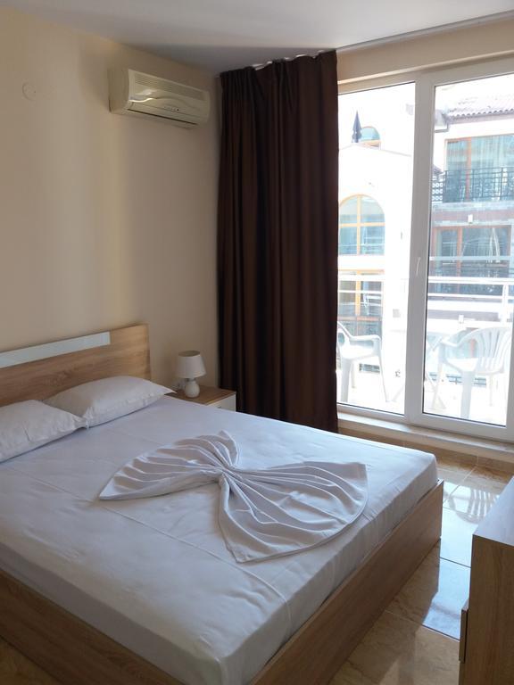 Golden Sea View Apartments 1 Поморие Экстерьер фото