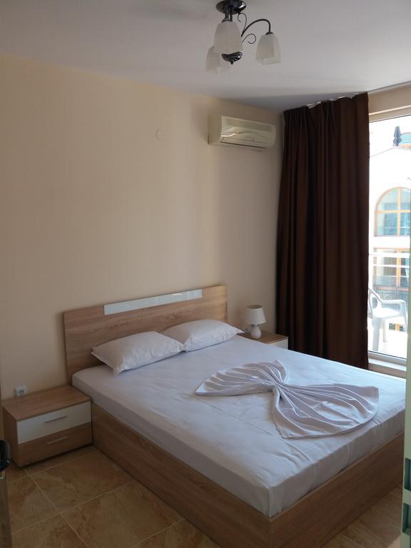 Golden Sea View Apartments 1 Поморие Экстерьер фото