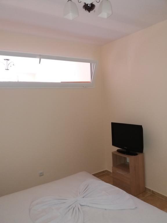 Golden Sea View Apartments 1 Поморие Экстерьер фото