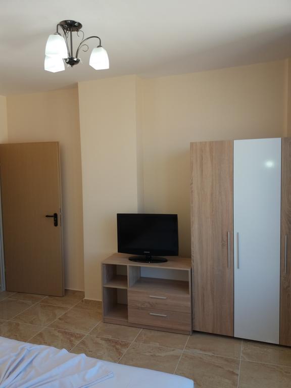 Golden Sea View Apartments 1 Поморие Экстерьер фото